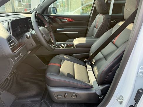 New 2026 Chevrolet Traverse RS w/ LPO, Floor Liner Package image 8