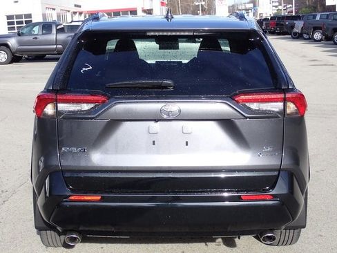 New 2025 Toyota RAV4 SE image 4