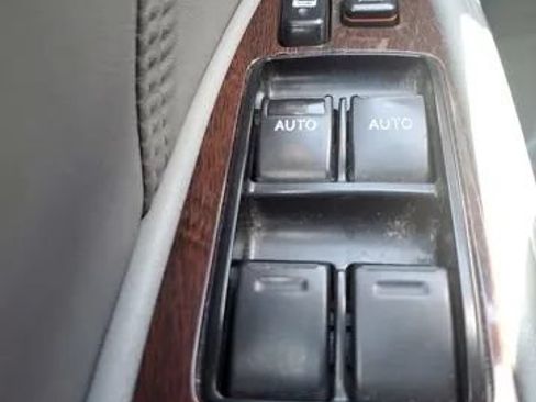 Used 2009 Toyota Avalon Limited FWD image 22