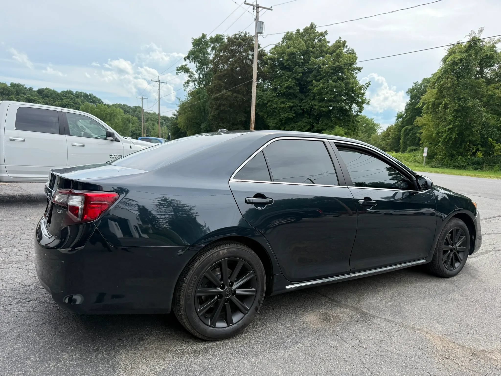 Used 2014 Toyota Camry XLE w/ Convenience Package FWD image 6
