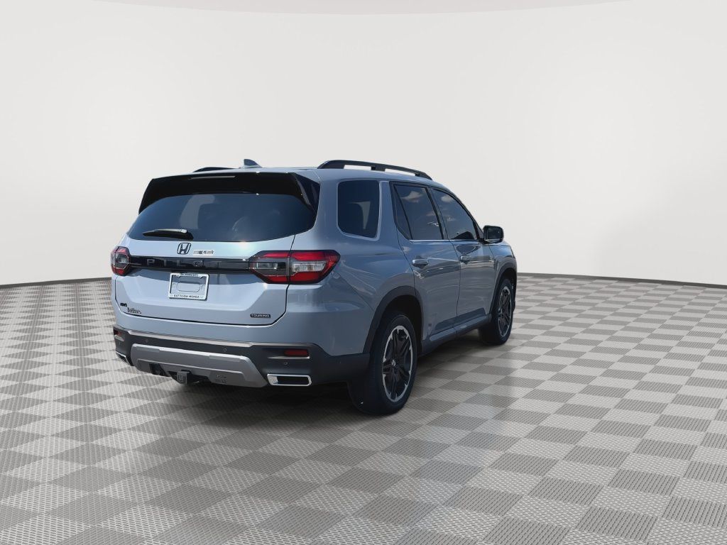New 2026 Honda Pilot Touring image 8