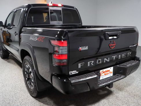 Used 2022 Nissan Frontier PRO-4X w/ Technology Package image 9