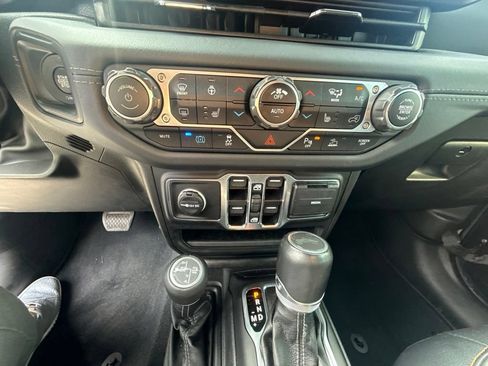 Used 2024 Jeep Wrangler Unlimited Sahara w/ Technology Group AWD/4WD image 37