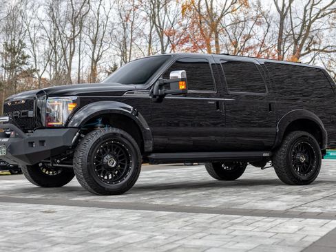 Used 2016 Ford F250 King Ranch w/ King Ranch w/Chrome Package image 5