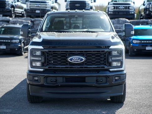 Used 2023 Ford F250 Lariat w/ Lariat Ultimate Package AWD/4WD image 2