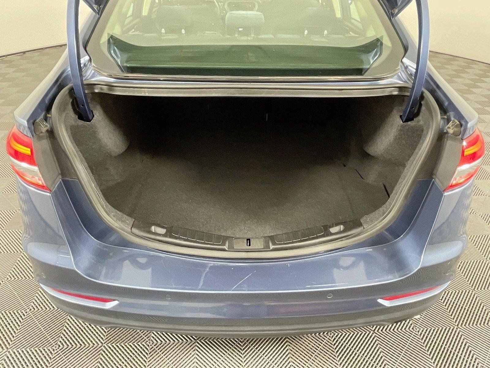 Used 2019 Ford Fusion SE FWD image 26