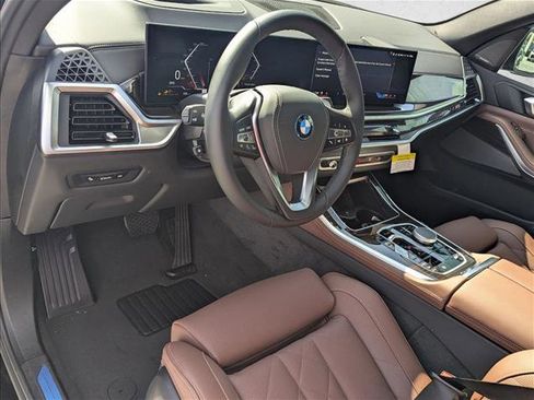 New 2026 BMW X5 xDrive50e w/ Premium Package AWD/4WD image 3