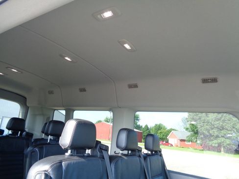 Used 2023 Ford Transit 350 XLT AWD/4WD image 31