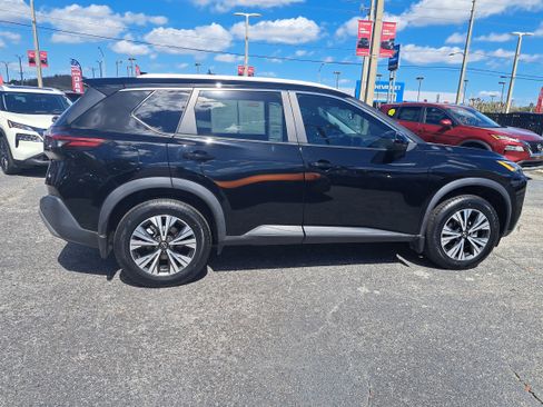 Certified 2023 Nissan Rogue SV w/ SV Premium Package image 4