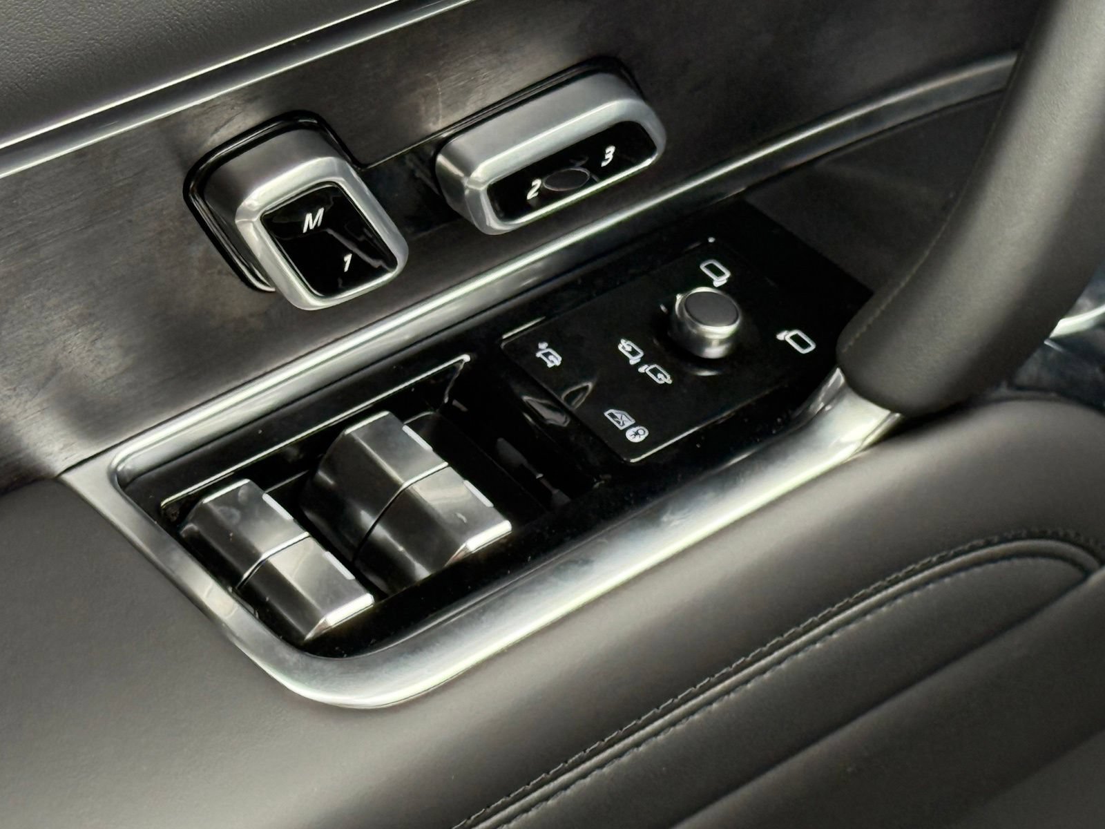New 2026 Land Rover Range Rover SE AWD/4WD image 40