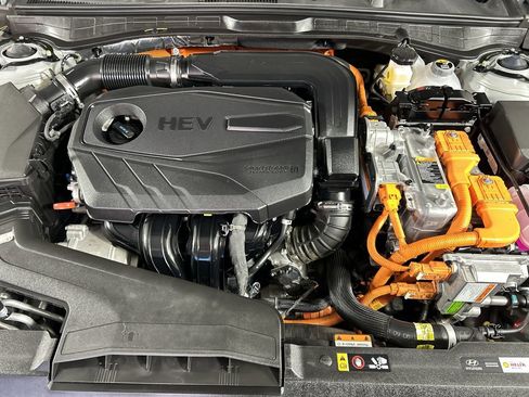 Used 2025 Hyundai Sonata SEL FWD image 11
