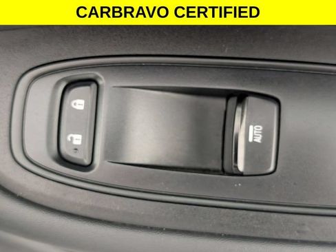 Used 2025 Subaru Outback Premium AWD/4WD image 34