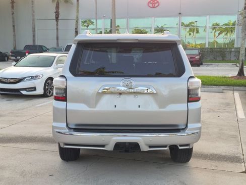 Used 2024 Toyota 4Runner Limited AWD/4WD image 6