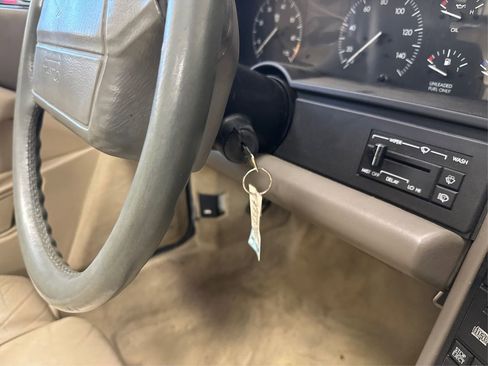 Used 1993 Cadillac Allante image 25