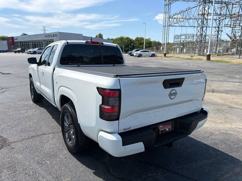 Used 2025 Nissan Frontier SV w/ Tow Package RWD image 5