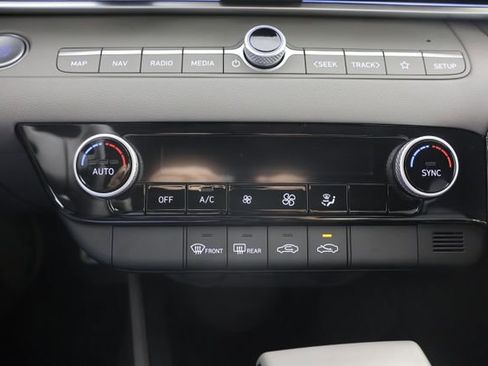 Used 2025 Hyundai Elantra SEL FWD image 15