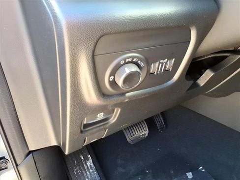 New 2025 Jeep Grand Cherokee Laredo X w/ Luxury Tech Group I image 16