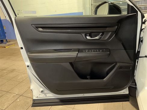 Used 2025 Honda CR-V Sport image 30