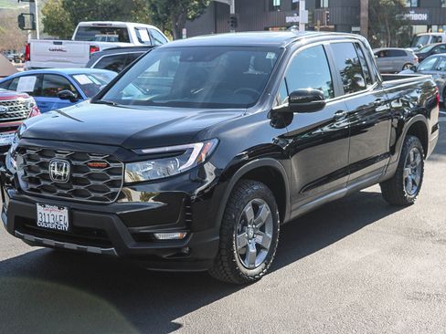 Certified 2024 Honda Ridgeline TrailSport image 3