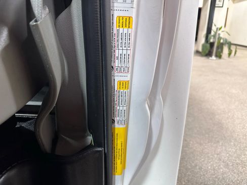 Used 2015 Ford E-350 and Econoline 350 Super Duty image 71