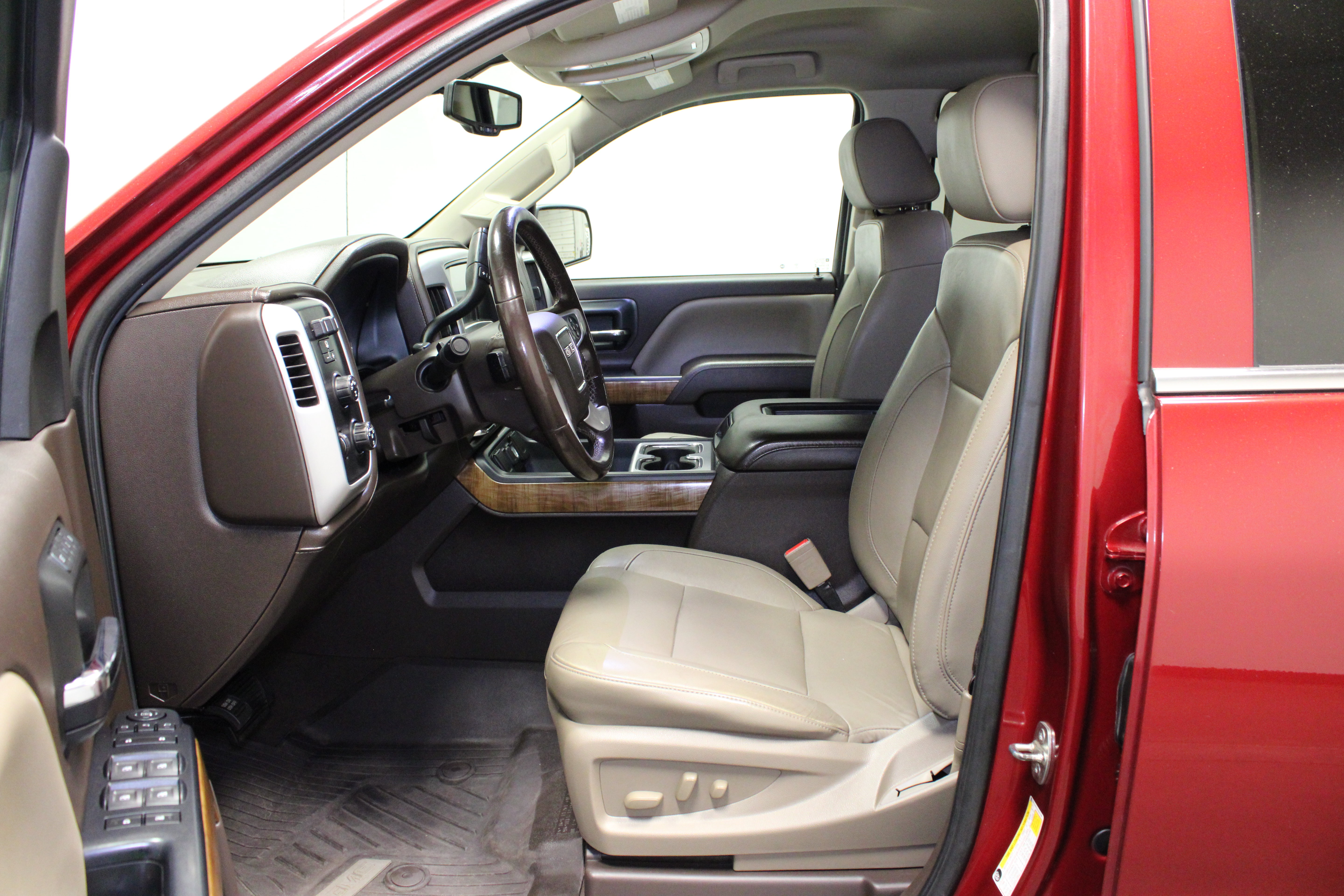 Used 2018 GMC Sierra 1500 SLT w/ SLT Premium Package AWD/4WD image 16