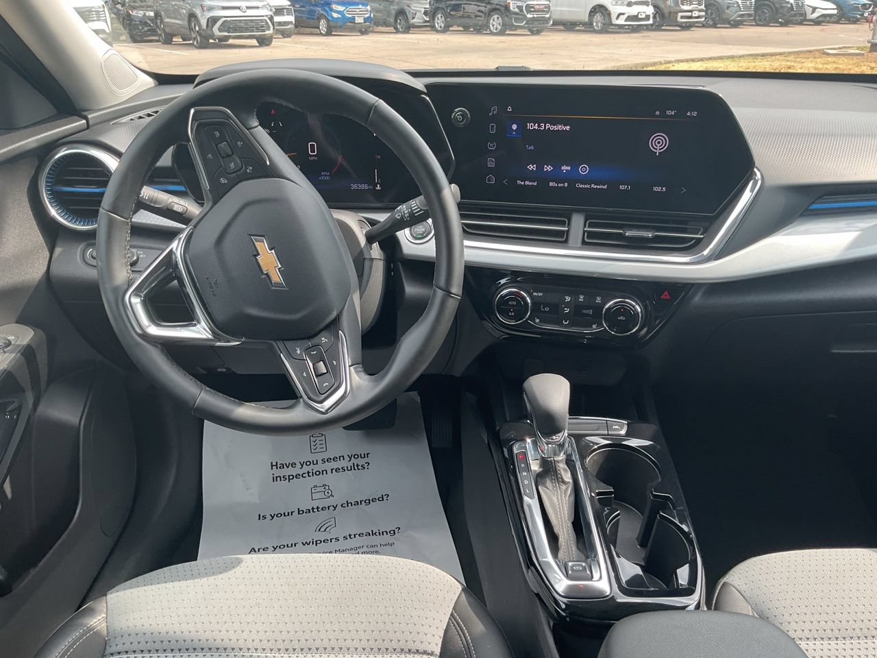 Used 2025 Chevrolet Trax LT w/ LT Convenience Package FWD image 15