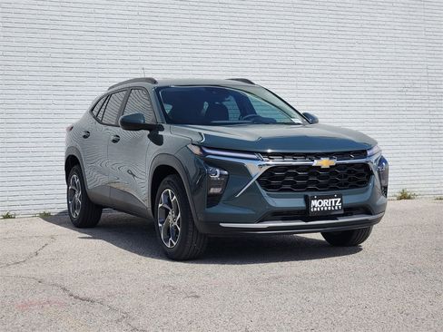 New 2026 Chevrolet Trax LT w/ LT Convenience Package image 2