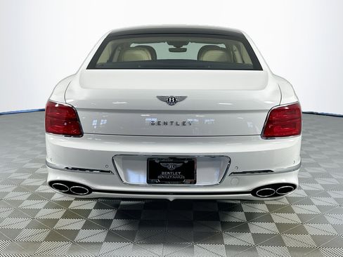Certified 2022 Bentley Flying Spur V8 image 10