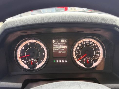 Used 2020 RAM 1500 Classic SLT AWD/4WD image 14