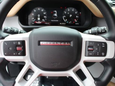 Used 2025 Land Rover Defender 110 X-Dynamic SE image 17