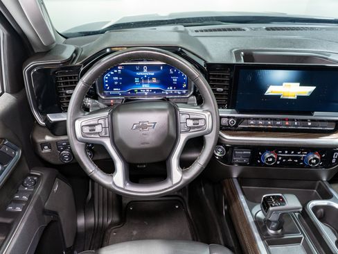 Used 2025 Chevrolet Silverado 1500 RST AWD/4WD image 12