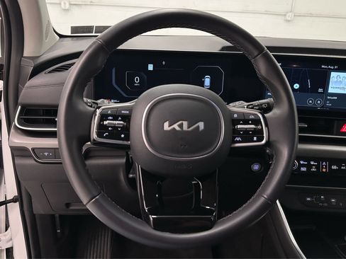 Used 2025 Kia Carnival SX FWD image 26