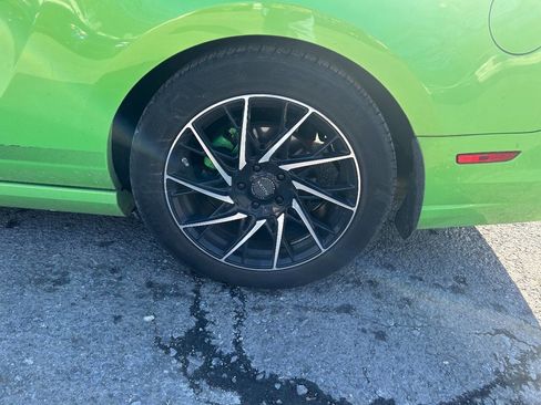 Used 2013 Ford Mustang Premium image 22