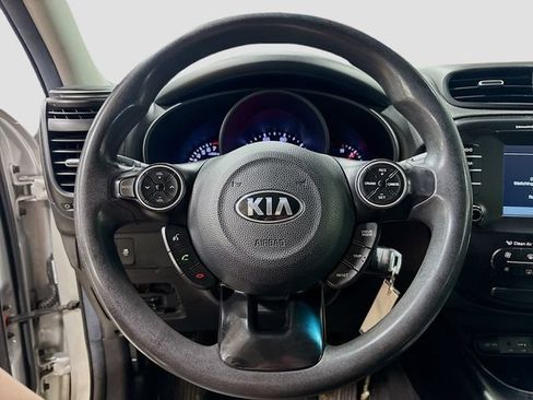 Used 2019 Kia Soul w/ Convenience Package FWD image 5