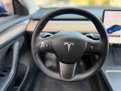 Used 2021 Tesla Model 3 Standard Range image 41