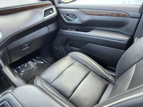 Used 2021 Chevrolet Tahoe Premier w/ Premium Package image 13