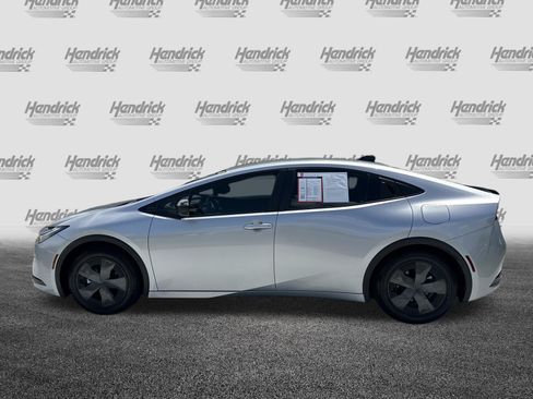 Certified 2026 Toyota Prius Plug-In Hybrid FWD image 7