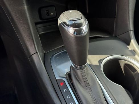 Used 2018 Chevrolet Equinox LT image 19