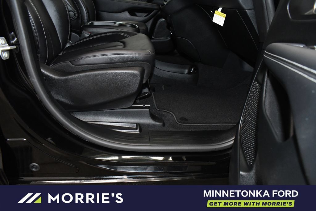 Used 2026 Chrysler Pacifica Select w/ S Appearance Package FWD image 22