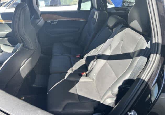 Used 2025 Volvo XC90 T8 Plus w/ Protection Package Premier AWD/4WD image 5
