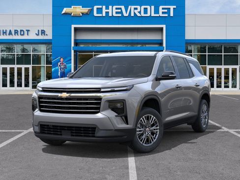 New 2026 Chevrolet Traverse LT w/ Driver Confidence Package image 8