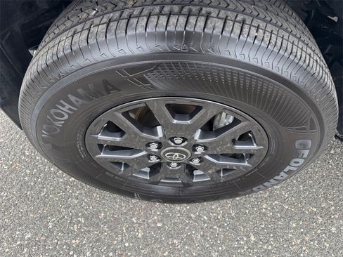 Used 2025 Toyota 4Runner SR5 image 16