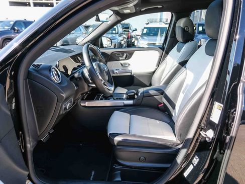 Used 2023 Mercedes-Benz GLB 250 image 22