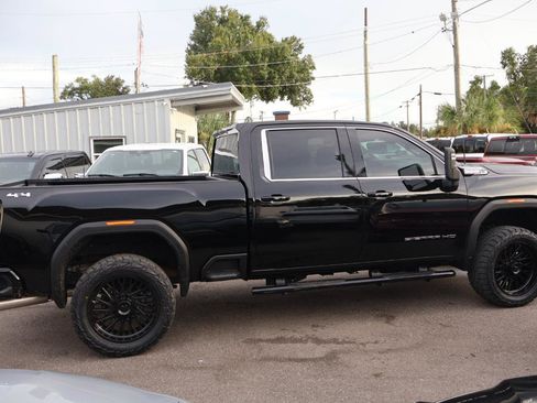 Used 2025 GMC Sierra 2500 SLE w/ SLE Value Package; AWD/4WD image 4