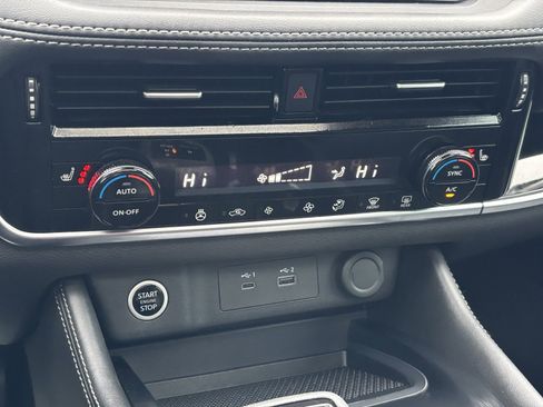 Used 2023 Nissan Rogue SL image 23