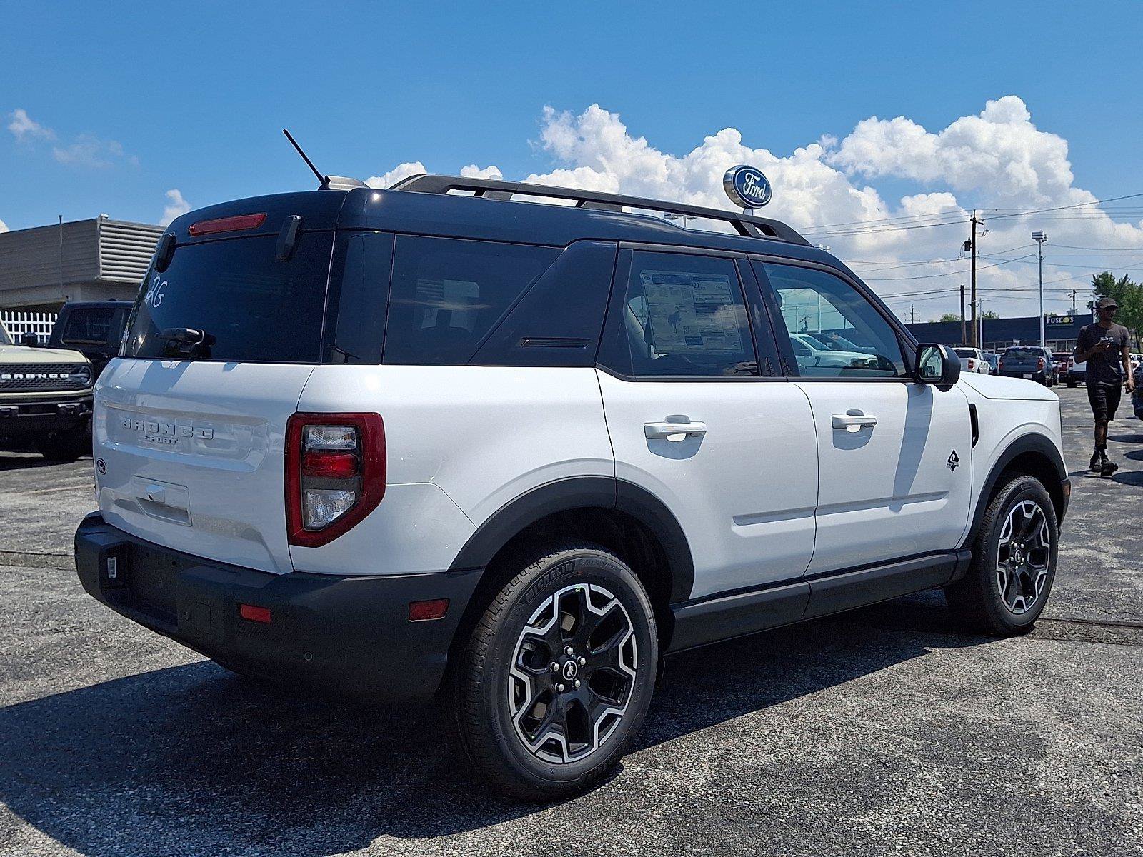 New 2026 Ford Bronco Sport Outer Banks w/ Outer Banks Tech Package+ AWD/4WD image 4