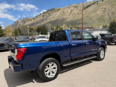 Used 2016 Nissan Titan SL AWD/4WD image 10