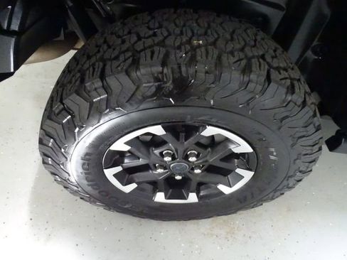 Certified 2025 Jeep Wrangler Unlimited Rubicon 4xe w/ Convenience Group AWD/4WD image 29
