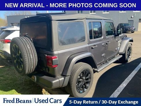 Used 2022 Jeep Wrangler Unlimited Sahara w/ Cold Weather Group image 7