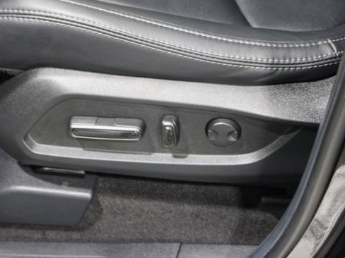 Used 2025 Honda Pilot EX-L image 5
